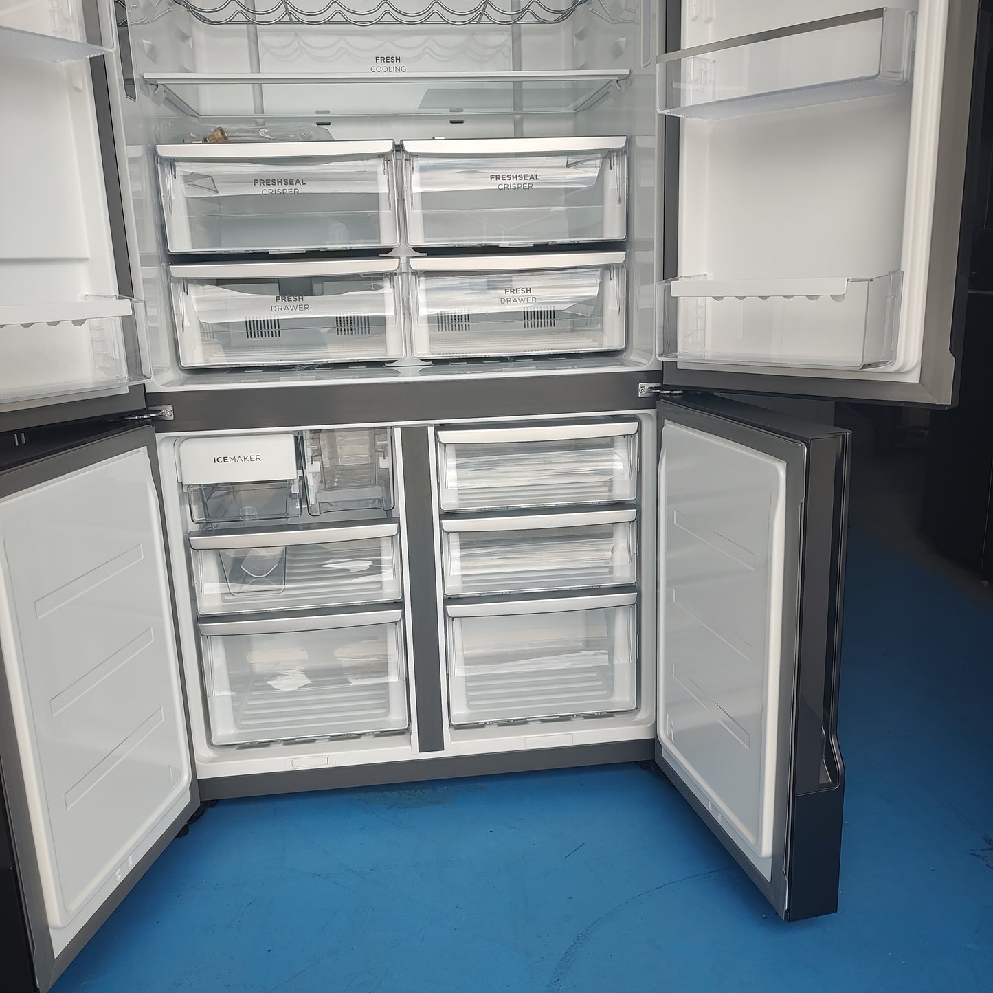 Westinghouse 564L Plumbed French Quad Door Refrigerator Matte Black WQE5650BA
